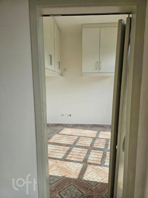 Image 7 - 879180