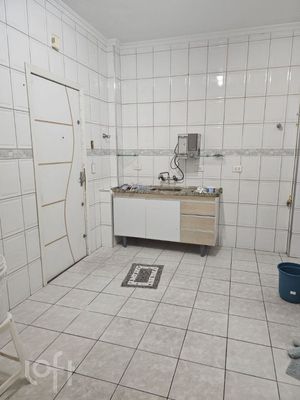 Image 2 - 879180