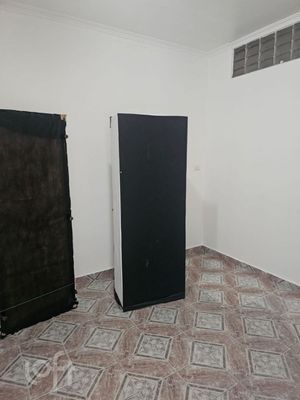Image 9 - 879180