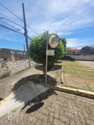 Image 11 - 879182