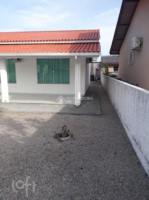 Image 8 - 879184