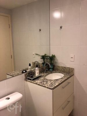 Image 9 - 879191