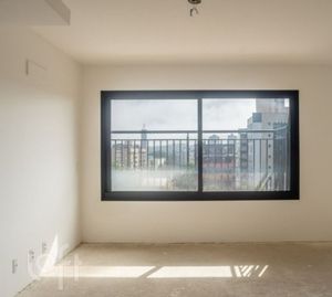 Image 24 - 879194