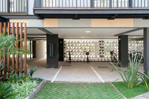 Image 9 - 879194