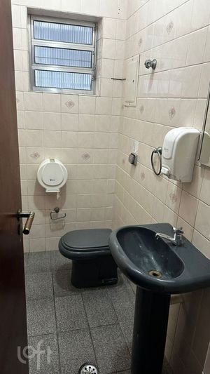 Image 9 - 879204