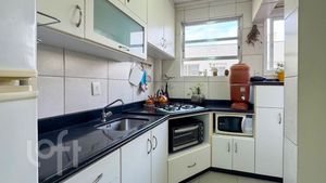 Image 3 - 879209