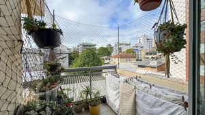 Image 13 - 879209