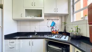 Image 4 - 879209