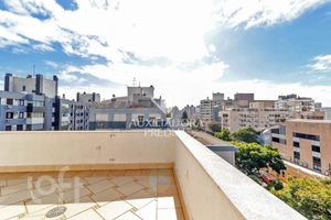 Image 11 - 879221