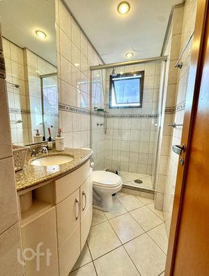 Image 18 - 879229