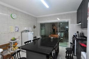 Image 14 - 879230