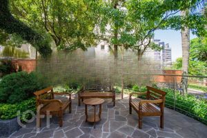 Image 6 - 879235