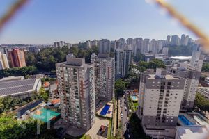 Image 8 - 879236