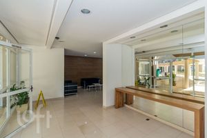 Image 37 - 879236