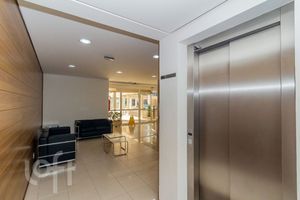 Image 35 - 879236