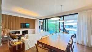 Image 17 - 879239