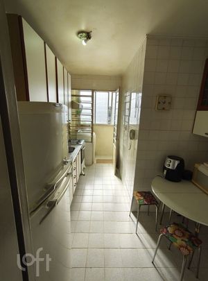 Image 10 - 879242