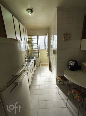 Image 12 - 879242