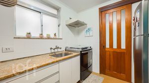 Image 15 - 879248