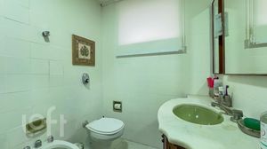 Image 11 - 879248