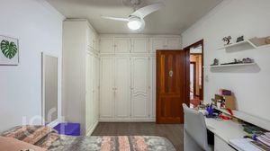 Image 6 - 879248