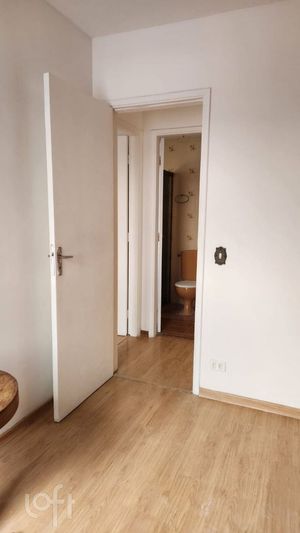Image 10 - 879251