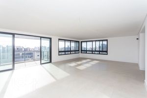 Image 35 - 879257