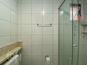 Image 12 - 879260