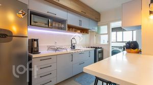 Image 9 - 879268