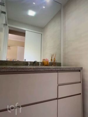 Image 4 - 879271