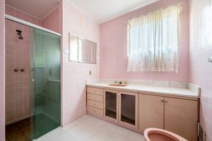 Image 17 - 879277