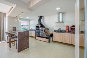 Image 37 - 879279