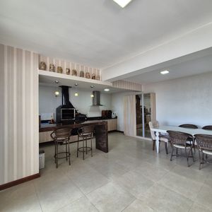 Image 19 - 879279