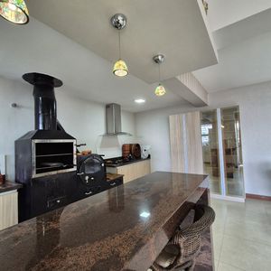 Image 21 - 879279