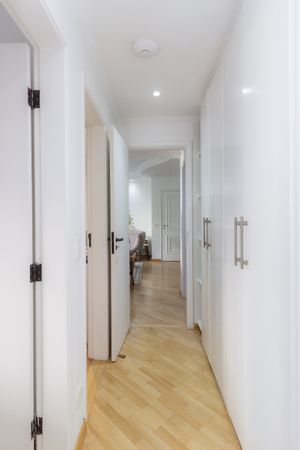 Image 37 - 879320