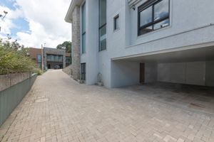Image 17 - 879321