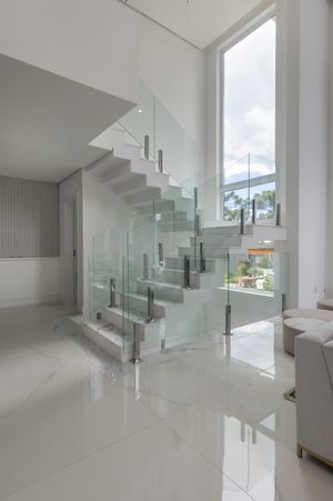 Image 7 - 879321