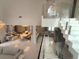 Image 5 - 879321