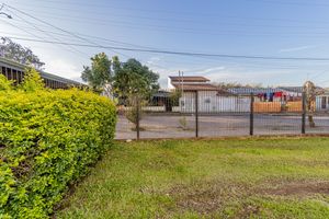 Image 4 - 879324