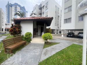 Image 17 - 879325