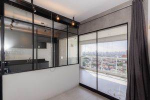 Image 10 - 879326