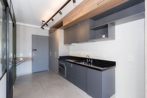 Image 16 - 879326