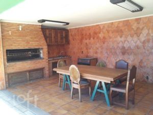 Image 4 - 879333