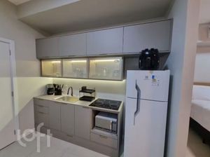 Image 36 - 879334
