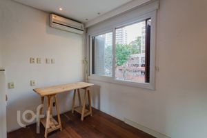 Image 38 - 879335