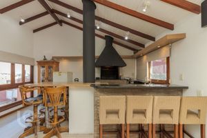 Image 17 - 879335