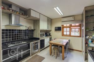 Image 47 - 879335