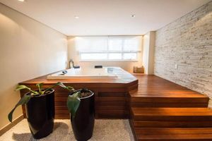Image 17 - 879348