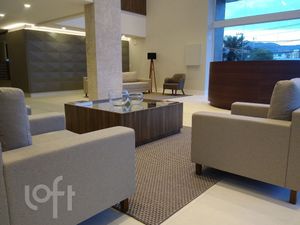 Image 13 - 879351