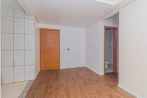 Image 3 - 879355